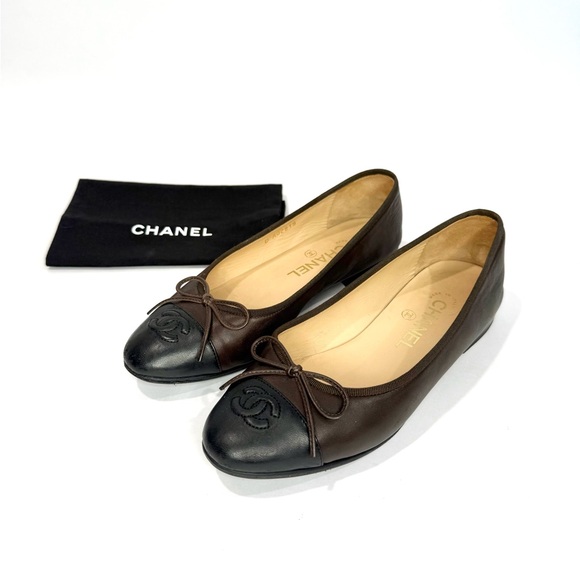 ✨SOLD✨ Chanel Brown and Black Leather Ballet Flats - Picture 4 of 12